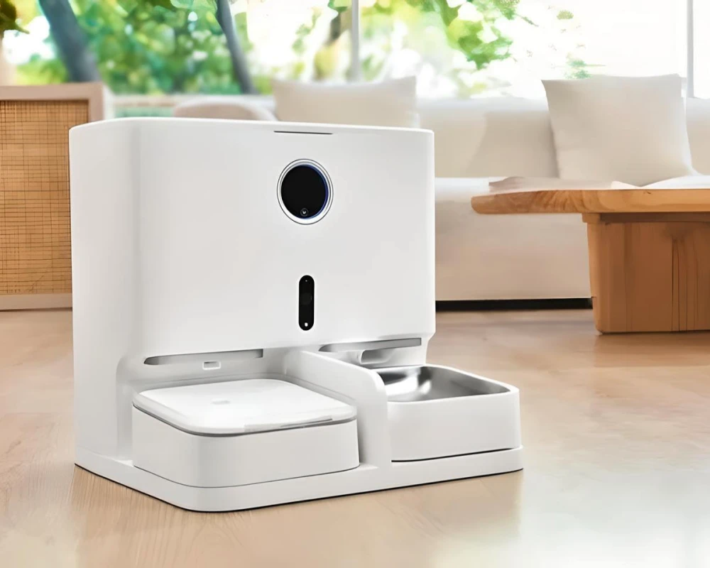 small automatic pet feeder